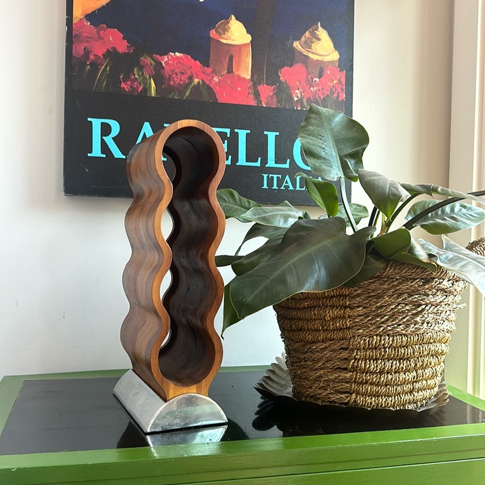 Gourmet curved wine rack